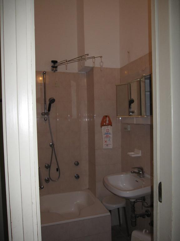 Albergo Kristina Бордигера Экстерьер фото