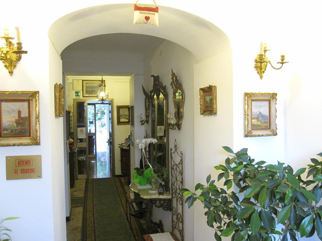 Albergo Kristina Бордигера Экстерьер фото